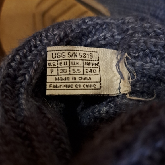 UGG Sweater Boots Size 7 - Picture 2 of 9